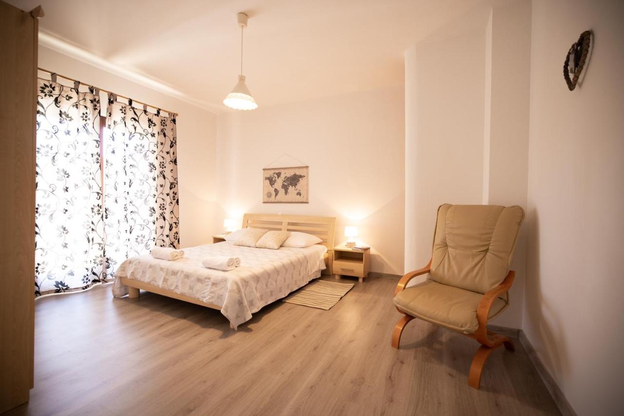 Apartments And A Room Ina Zadar Ngoại thất bức ảnh