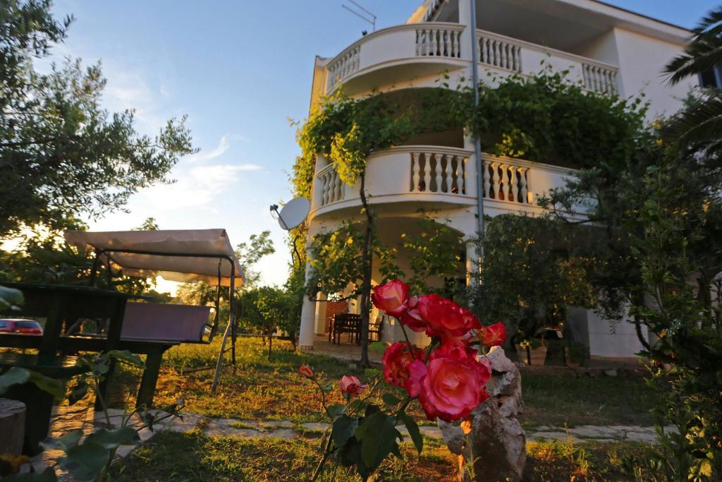 Apartments And A Room Ina Zadar Ngoại thất bức ảnh